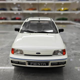 [OTTO] 1:18 Ford 1989 Fiesta XR2i ホワイト モデルカー レジン