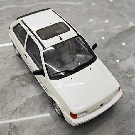 [OTTO] 1:18 Ford 1989 Fiesta XR2i White Model Car Resin