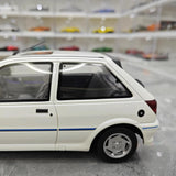 [OTTO] 1:18 Ford 1989 Fiesta XR2i ホワイト モデルカー レジン