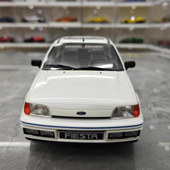 [OTTO] 1:18 Ford 1989 Fiesta XR2i White Model Car Resin