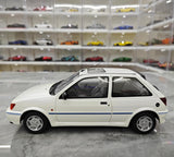 [OTTO] 1:18 Ford 1989 Fiesta XR2i ホワイト モデルカー レジン