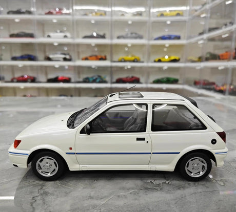 [OTTO] 1:18 Ford 1989 Fiesta XR2i White Model Car Resin