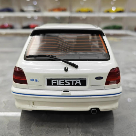 [OTTO] 1:18 Ford 1989 Fiesta XR2i White Model Car Resin