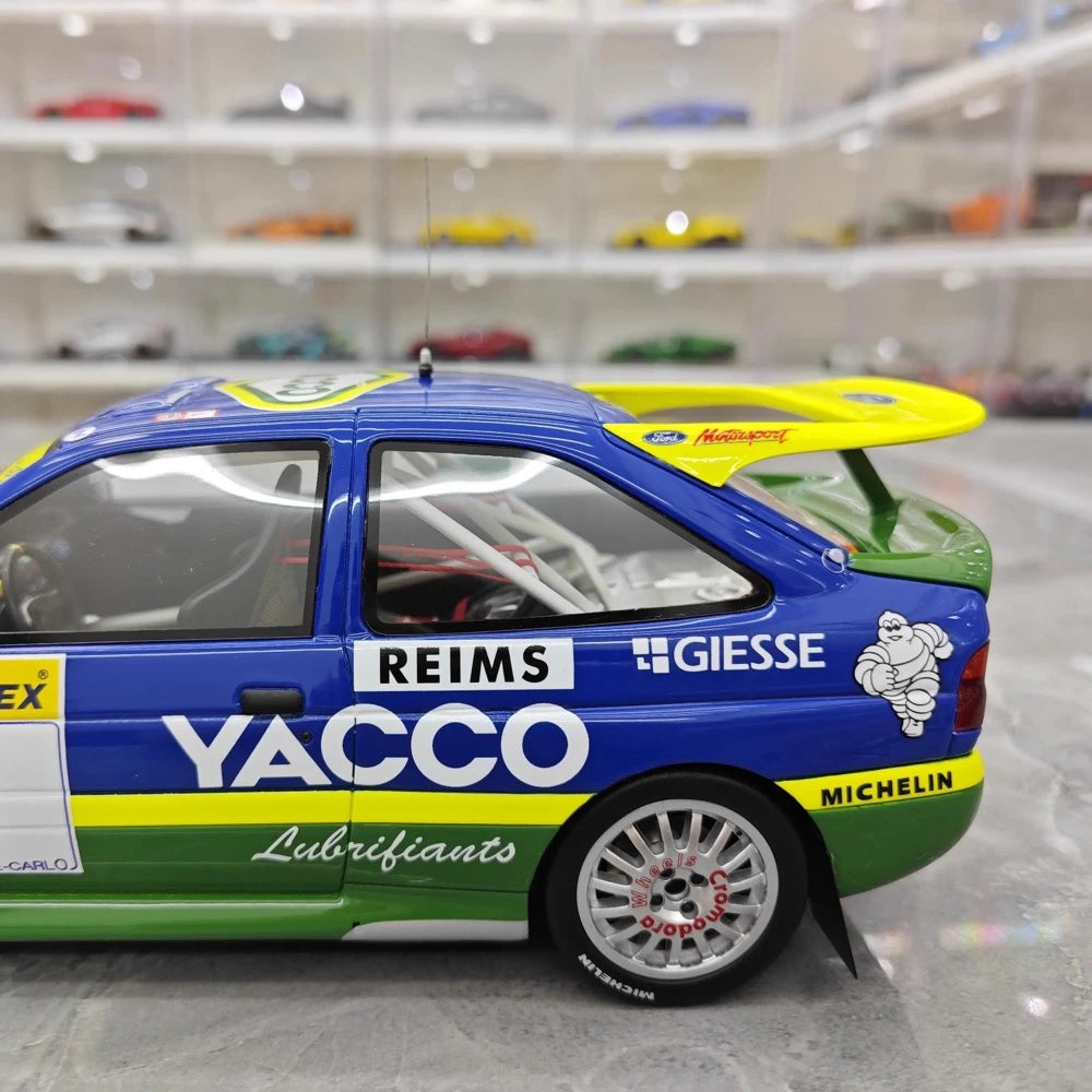 [OTTO] 1:18 Ford 1992 Escort RS Cosworth Group A #3 modellbil harts / Closed Body