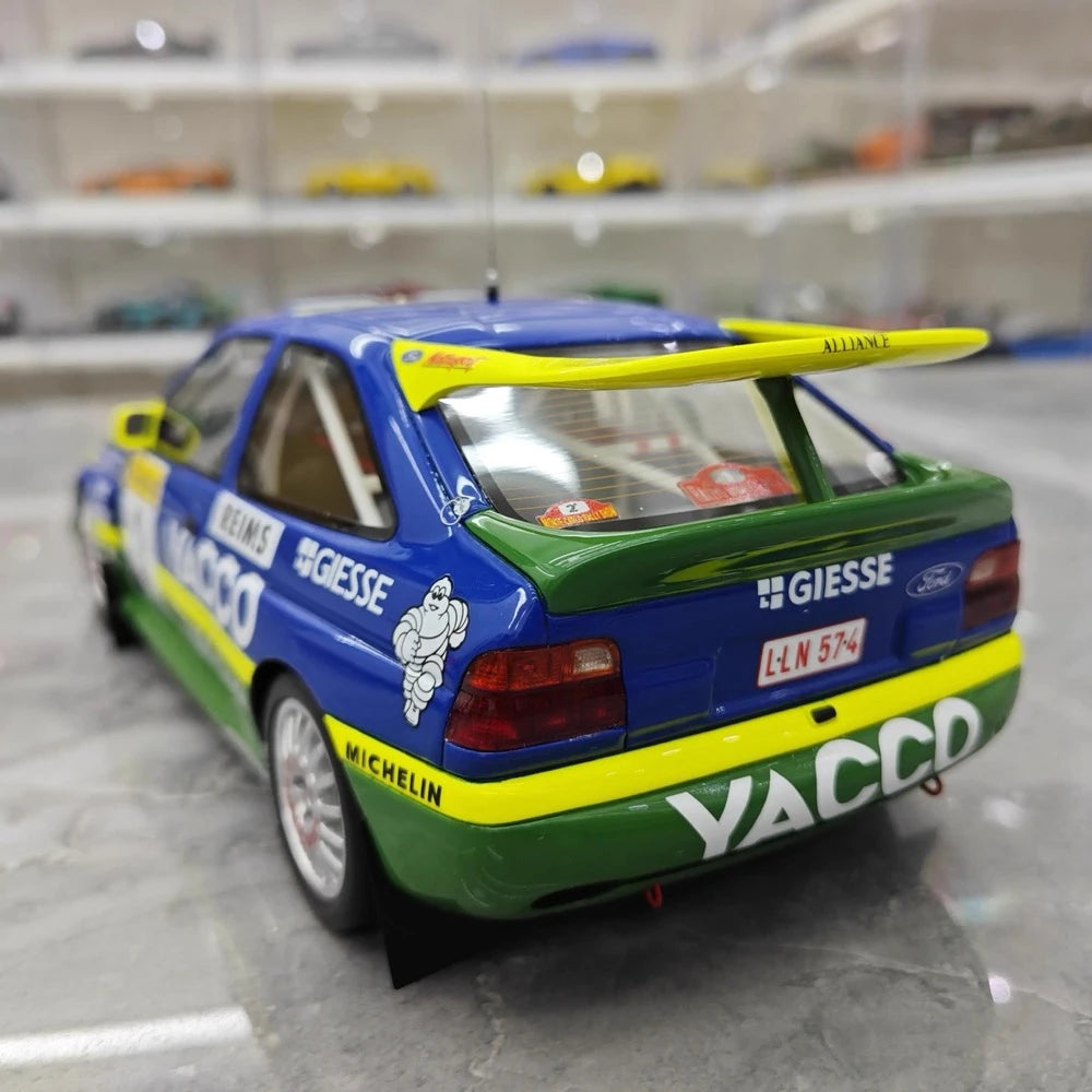[OTTO] 1:18 Ford 1992 Escort RS Cosworth Group A #3 Model Car Resin / Closed Body