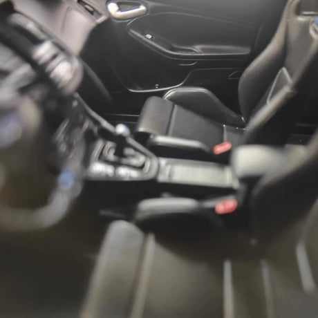 [OTTO] 1:18 Ford 2015 Focus RS Black Model Car Resin