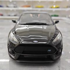 [OTTO] 1:18 Ford 2015 Focus RS musta pienoismalli Hartsi
