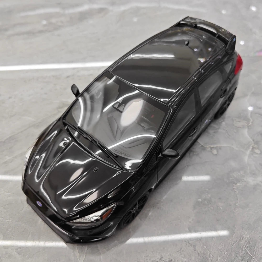 [OTTO] 1:18 Ford 2015 Focus RS musta pienoismalli Hartsi