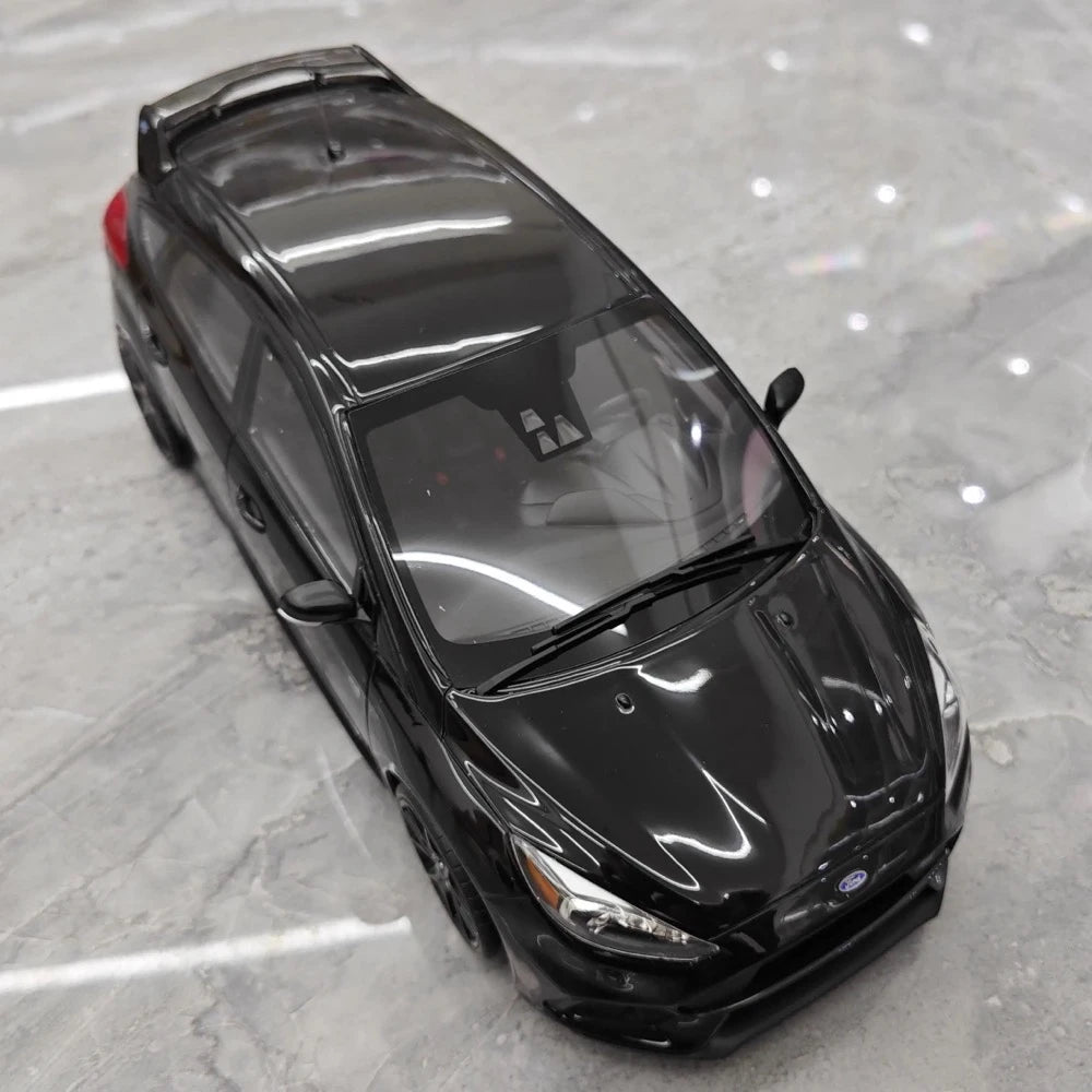 [OTTO] 1:18 Ford 2015 Focus RS musta pienoismalli Hartsi