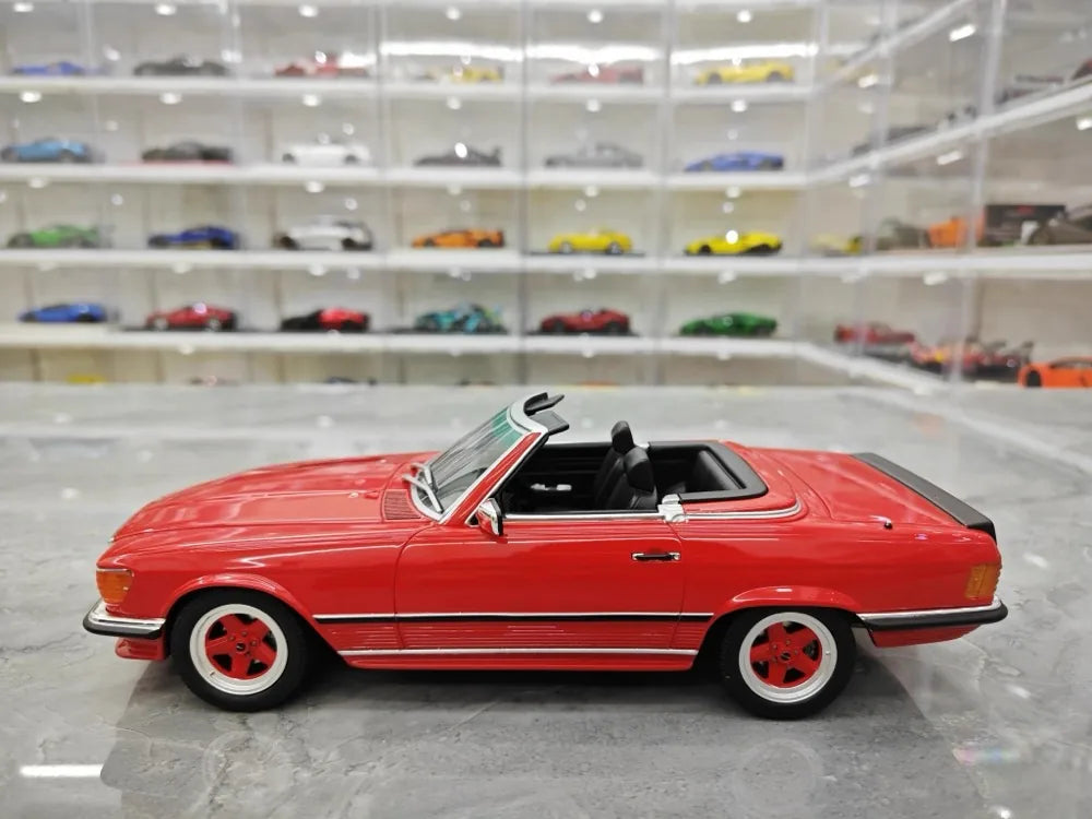 [OTTO] 1:18 Mercedes-AMG 1987 500SL R10 röd modellbil harts