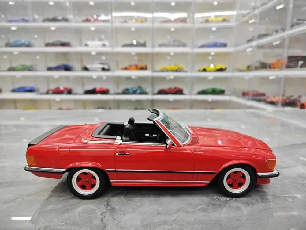 [OTTO] 1:18 Mercedes-AMG 1987 500SL R10 röd modellbil harts