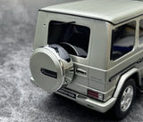 [OTTO] 1:18 Mercedes-Benz 2003 G55 AMG W463 Off White Model Car Resin