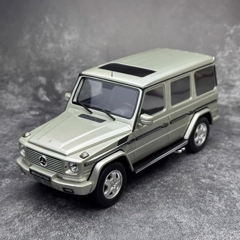 [OTTO] 1:18 Mercedes-Benz 2003 G55 AMG W463 Off White Model Car Resin