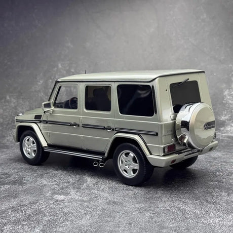 [OTTO] 1:18 Mercedes-Benz 2003 G55 AMG W463 Off White Model Car Resin
