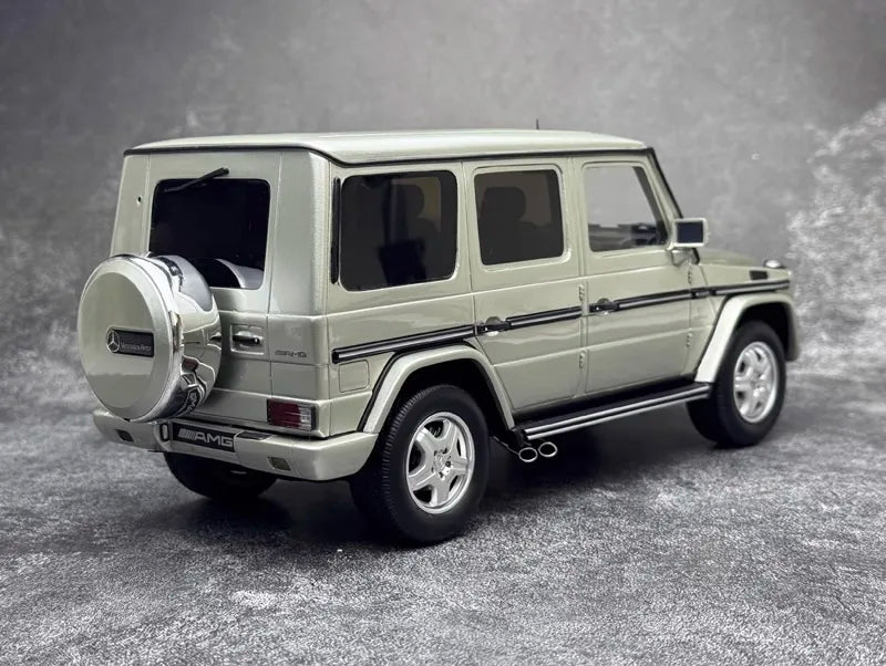 [OTTO] 1:18 Mercedes-Benz 2003 G55 AMG W463 Off White Model Car Resin