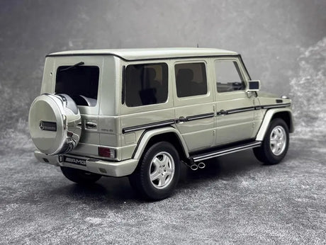[OTTO] 1:18 Mercedes-Benz 2003 G55 AMG W463 Off White Model Car Resin