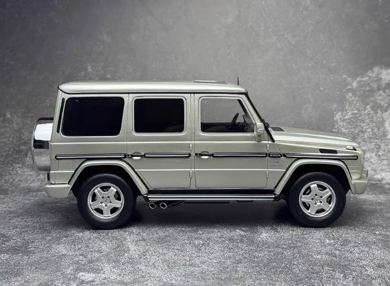 [OTTO] 1:18 Mercedes-Benz 2003 G55 AMG W463 Off White Model Car Resin