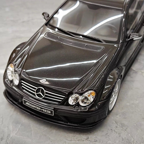 [OTTO] 1:18 Mercedes-Benz 2004 CLK DTM AMG C209 musta pienoismalli Hartsi