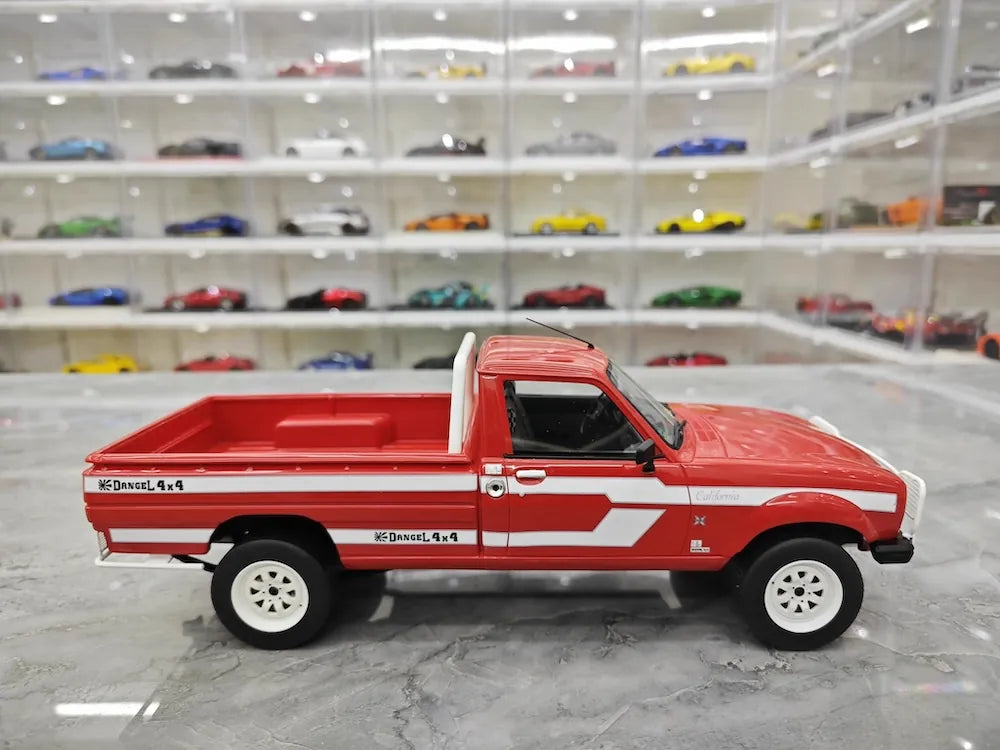 [OTTO] 1:18 Peugeot 1980 504 Pick-up Red Model Car Resin