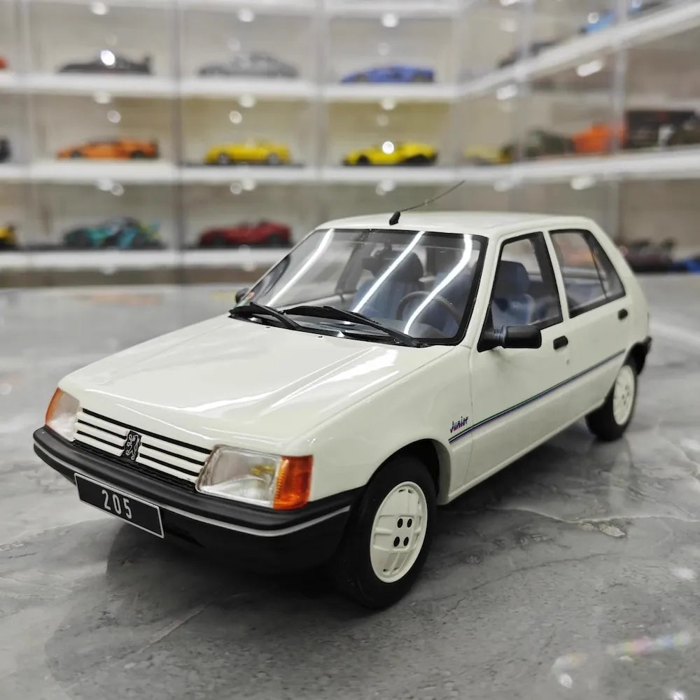 [OTTO] 1:18 Peugeot 1988 205 Junior Blanc Meije Model Car Resin