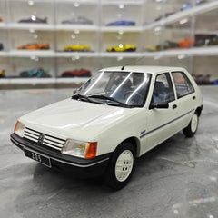 [OTTO] 1:18 Peugeot 1988 205 Junior Blanc Meije Model Car Resin