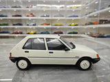 [OTTO] 1:18 Peugeot 1988 205 Junior Blanc Meije Model Car Resin