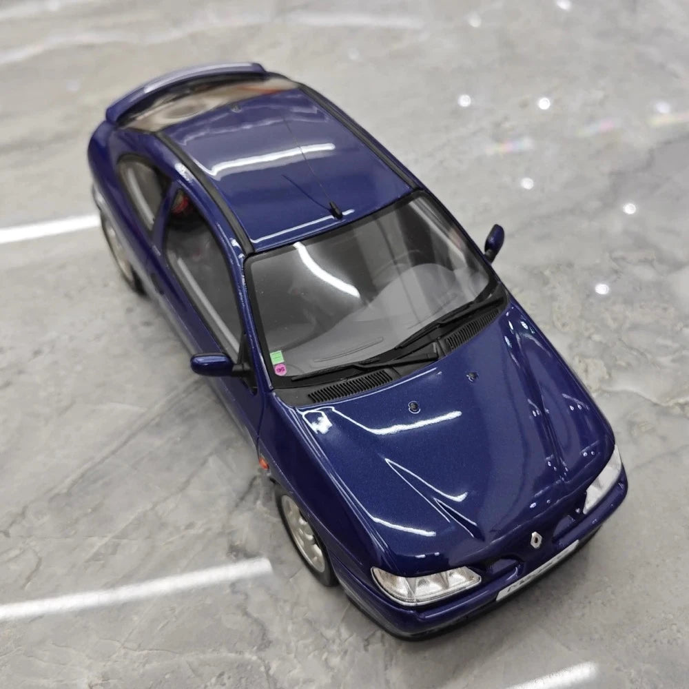 [OTTO] 1:18 Renault 1995 Megane 1 Blue Model Car Resin
