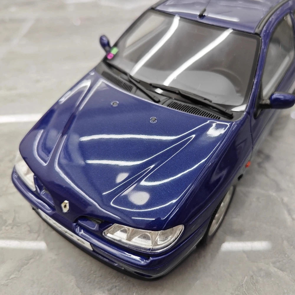 [OTTO] 1:18 Renault 1995 Megane 1 Blue Model Car Resin