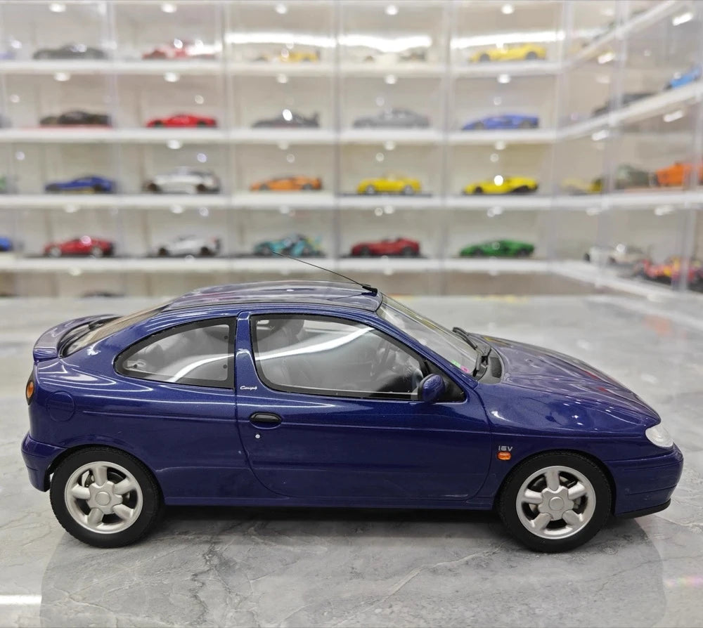[OTTO] 1:18 Renault 1995 Megane 1 Blue Model Car Resin
