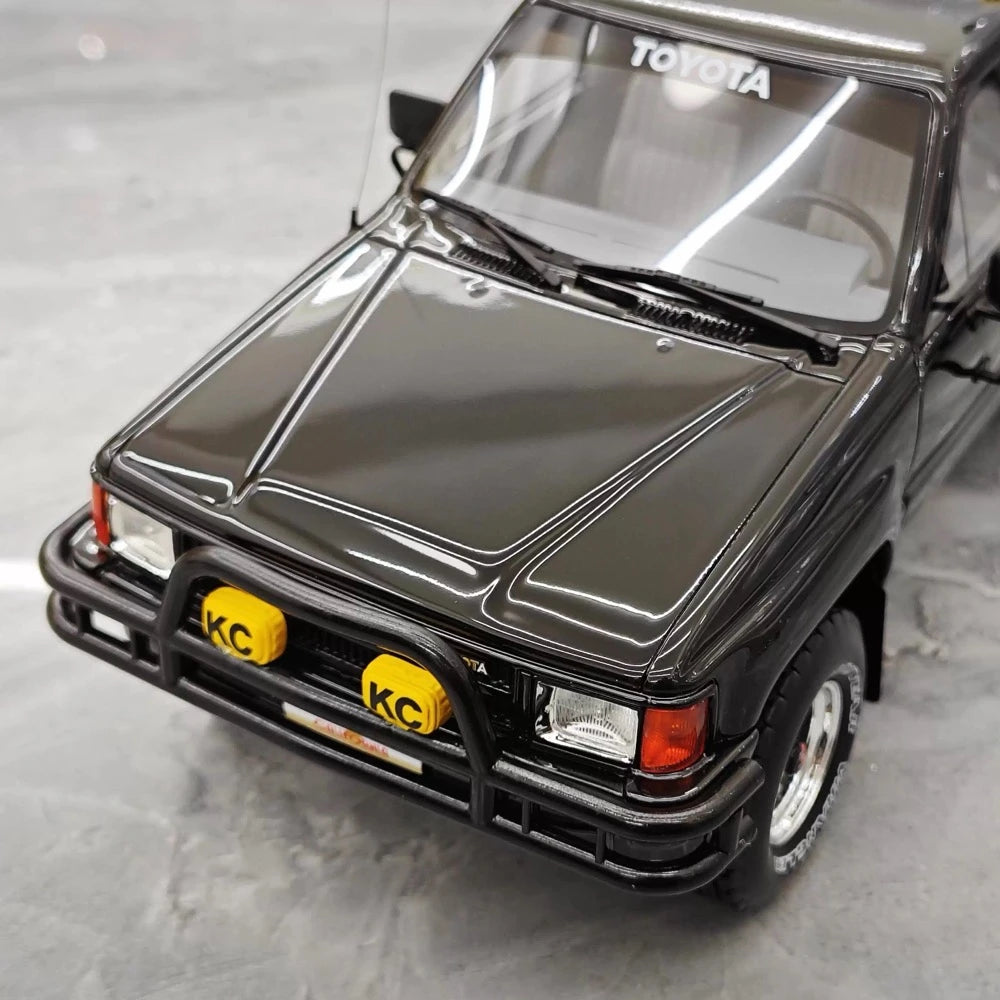 [OTTO] 1:18 Toyota 1983 Hilux SR5 nero modellino di auto resina