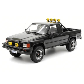 [OTTO] 1:18 Toyota 1983 Hilux SR5 Black Model Car Resin