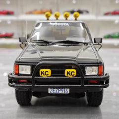 [OTTO] 1:18 Toyota 1983 Hilux SR5 nero modellino di auto resina