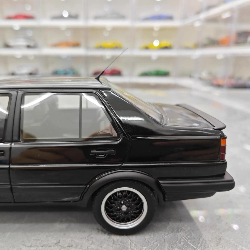 [OTTO] 1:18 Volkswagen 1987 Jetta MK2 Black Model Car Resin