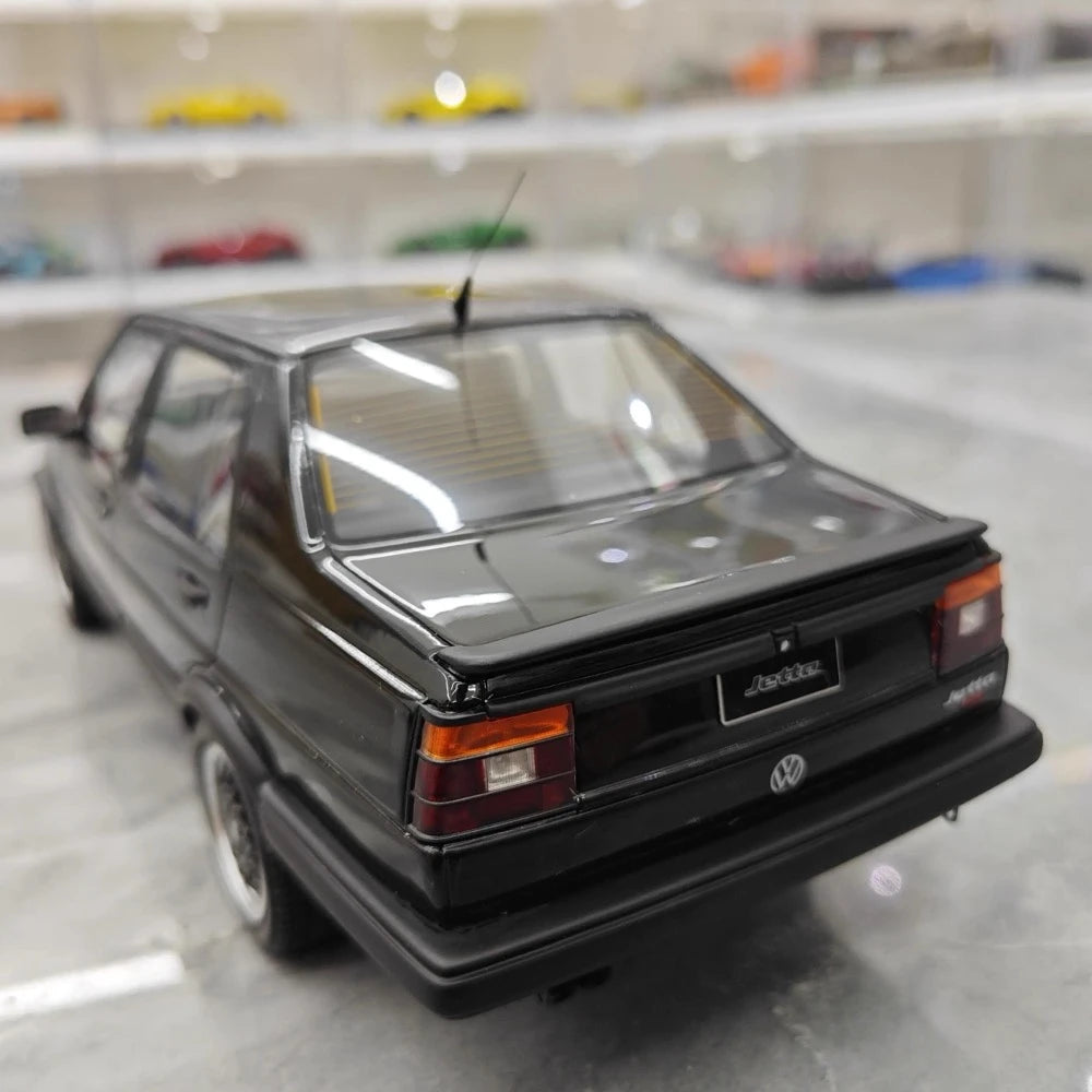 [OTTO] 1:18 Volkswagen 1987 Jetta MK2 Black Model Car Resin