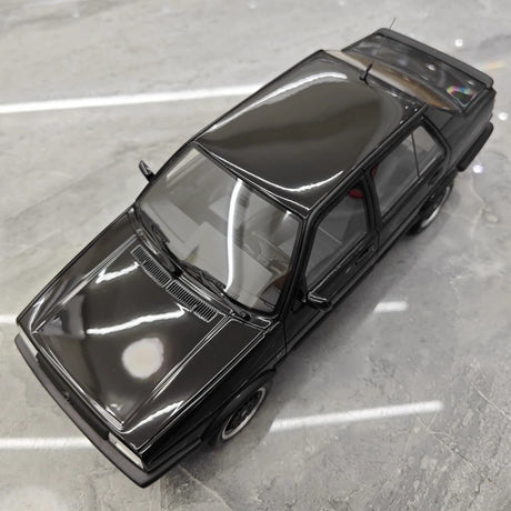 [OTTO] 1:18 Volkswagen 1987 Jetta MK2 Black Model Car Resin