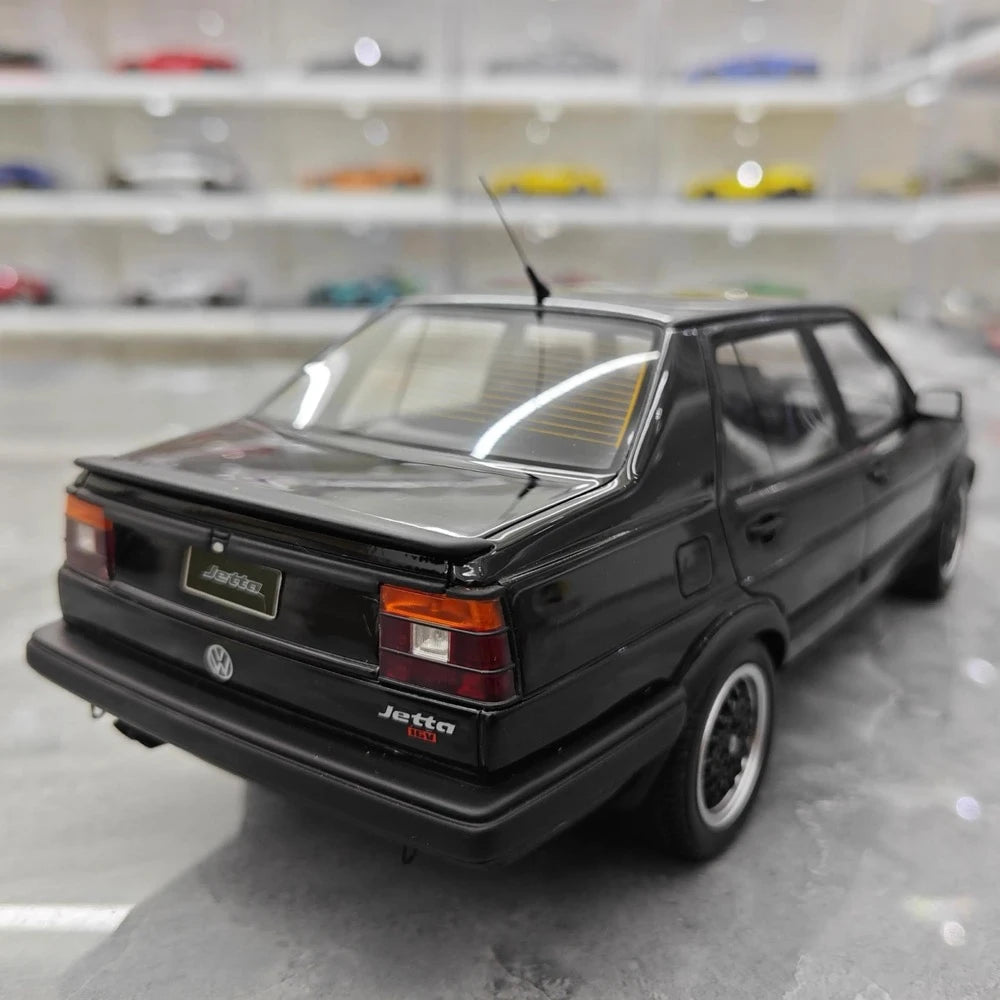 [OTTO] 1:18 Volkswagen 1987 Jetta MK2 Black Model Car Resin