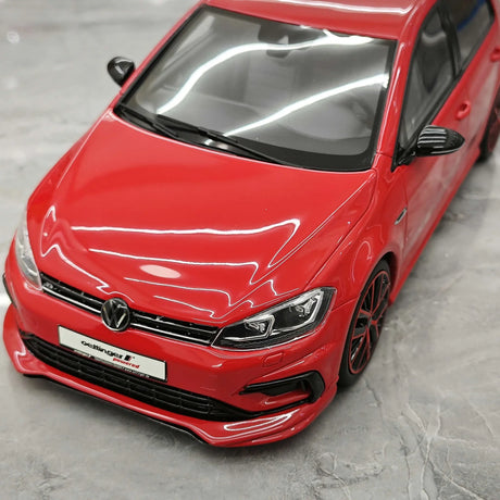 OTTO Volkswagen 2017 Golf 7.5 R Red 1:18 – نموذج راتنج قابل للجمع