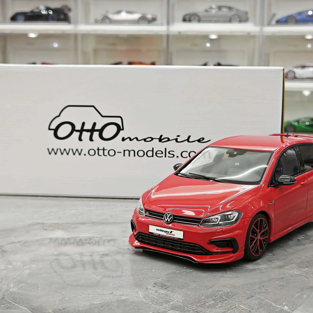 OTTO Volkswagen 2017 Golf 7.5 R Red 1:18 – نموذج راتنج قابل للجمع