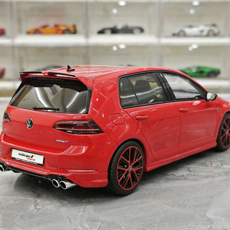 OTTO Volkswagen 2017 Golf 7.5 R Red 1:18 – نموذج راتنج قابل للجمع
