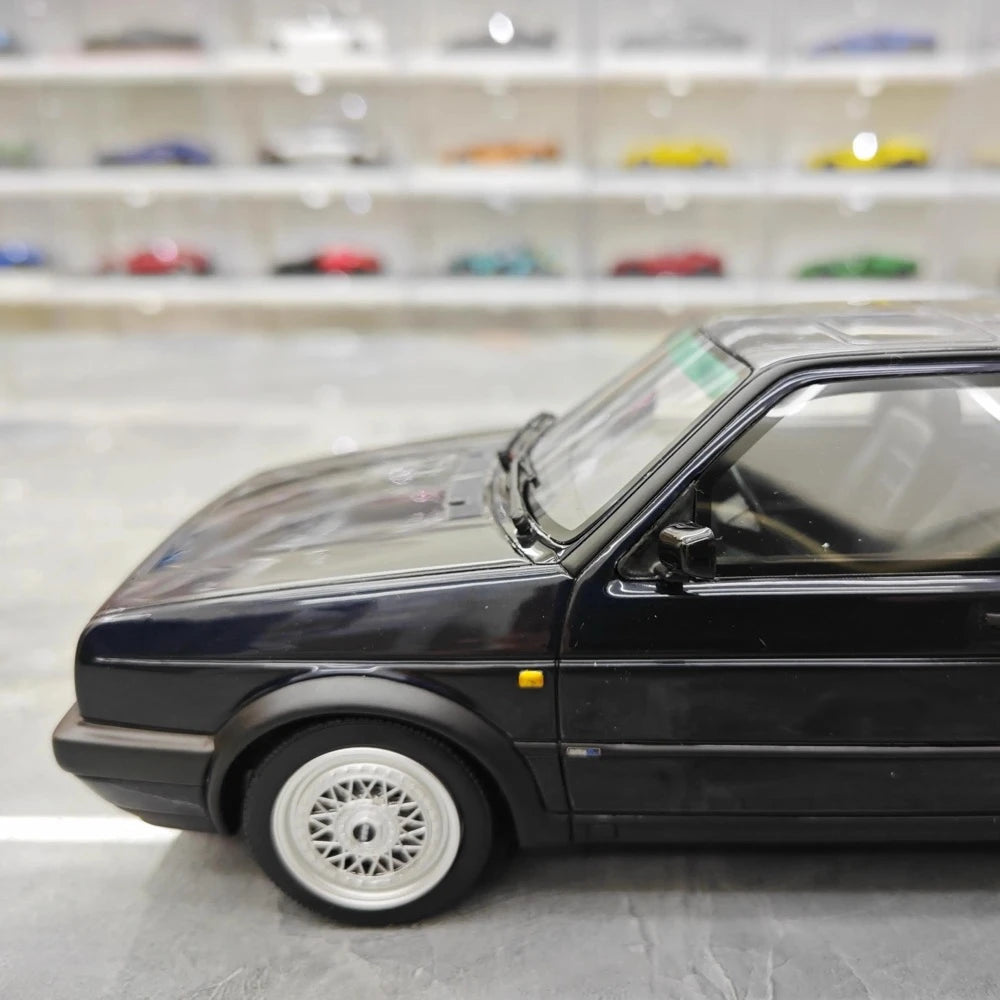 [OTTO] 1:18 Volkswagen 1987 Golf GTI Mk2 Black Model Car Resin