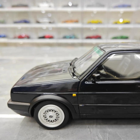 [OTTO] 1:18 Volkswagen 1987 Golf GTI Mk2 Black Model Car Resin