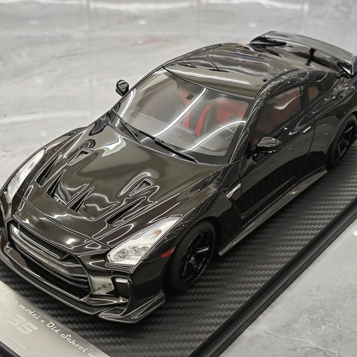 One Model Nissan 2007 GT-R R35 Black 1:18 – Résine de modèle en résine de collection