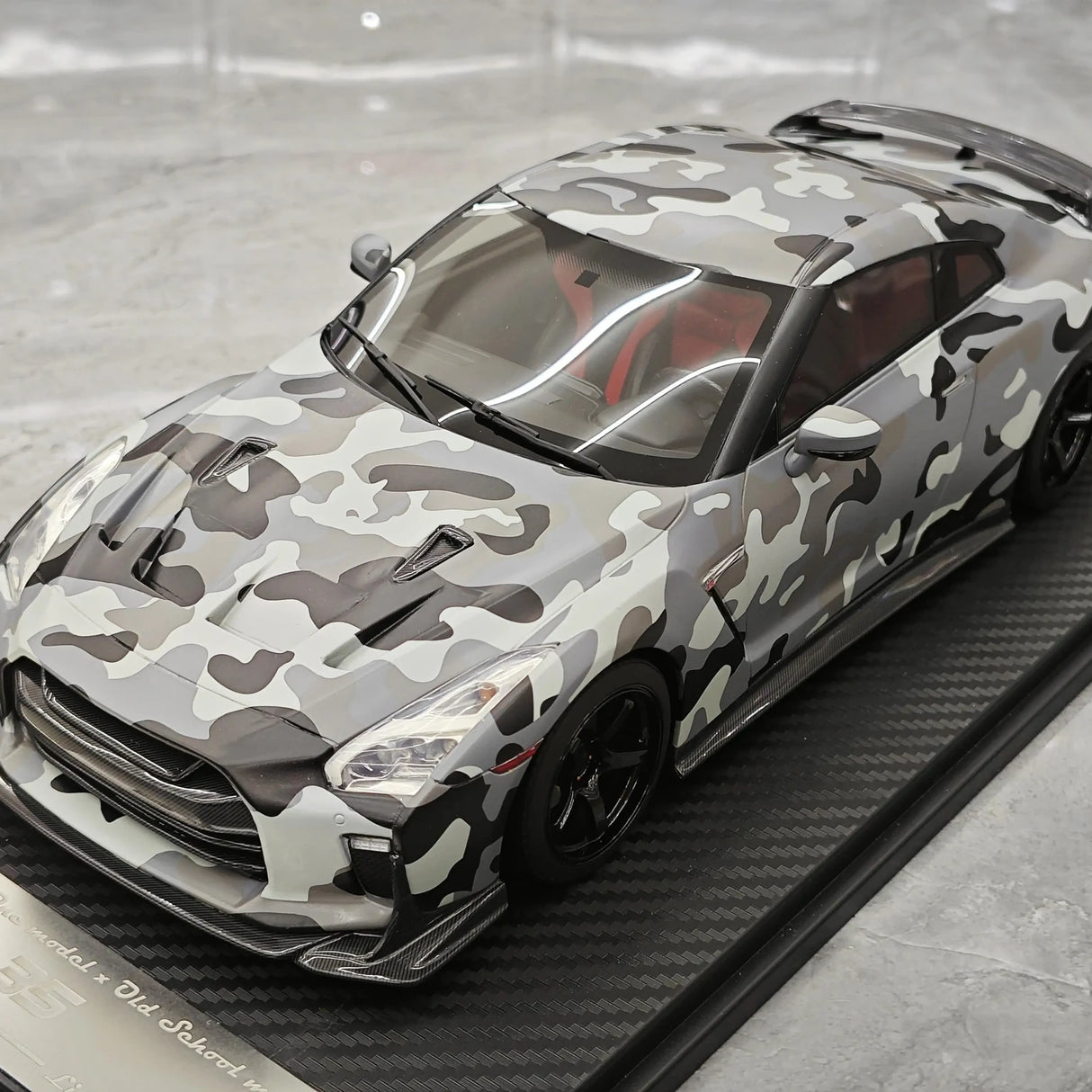 One Model Nissan 2007 GT-R R35 Gray Camouflage 1:18 – Collectible Resin Model Resin