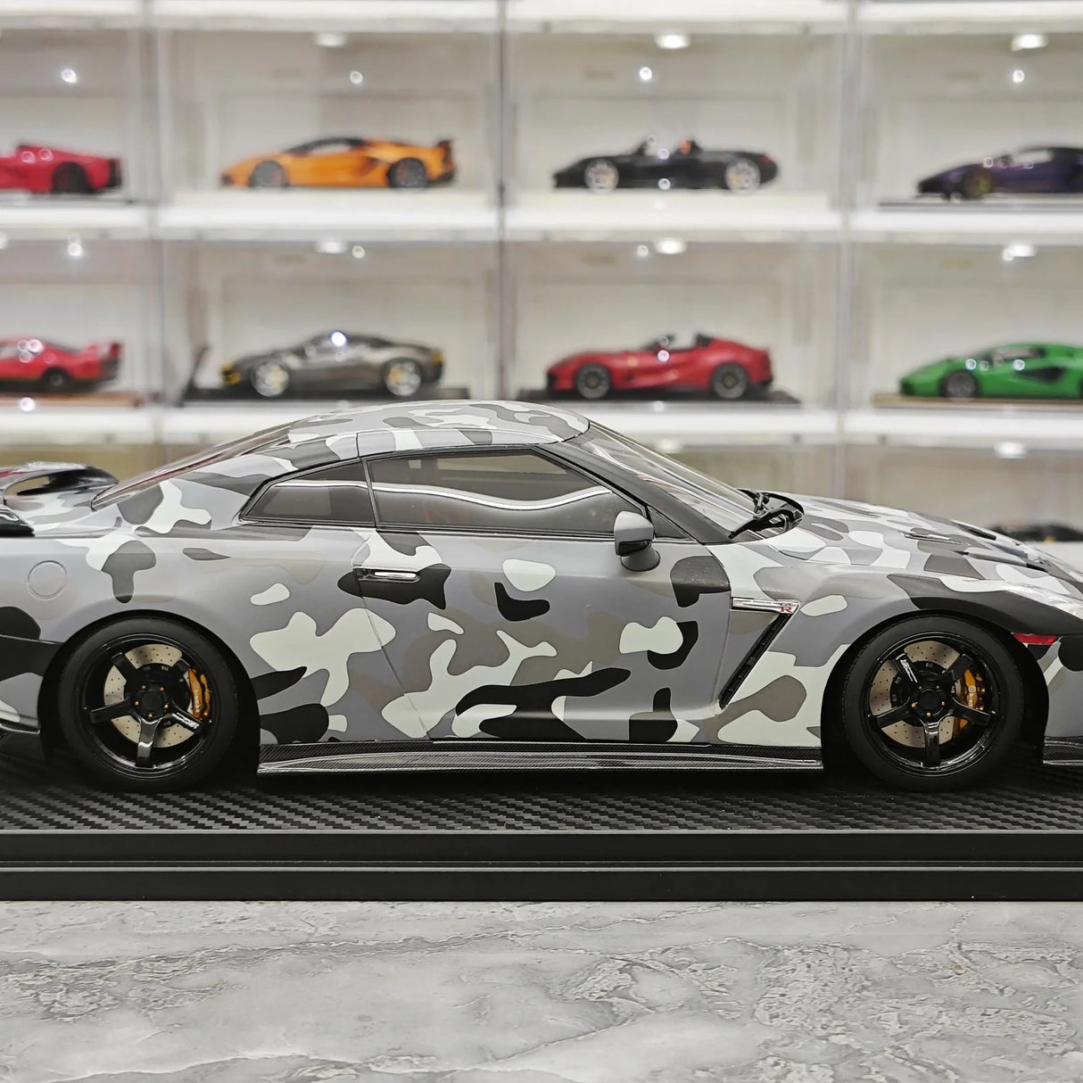 One Model Nissan 2007 GT-R R35 Gray Camouflage 1:18 – Collectible Resin Model Resin