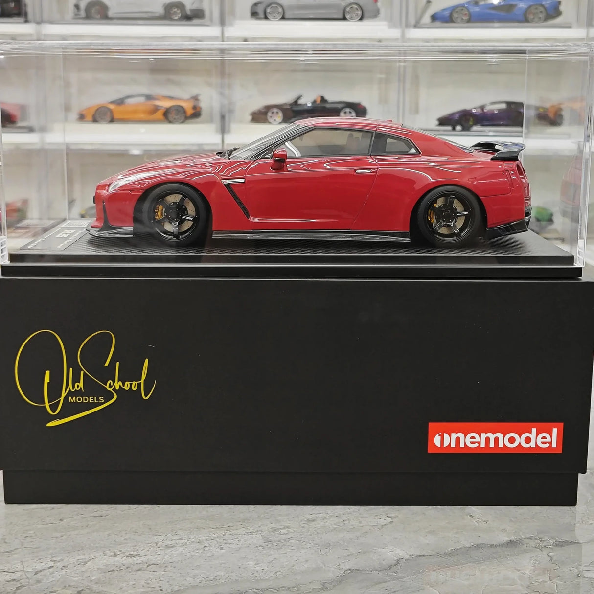 One Model Nissan 2007 GT-R R35 Red 1:18 – Collectible Resin Model Resin
