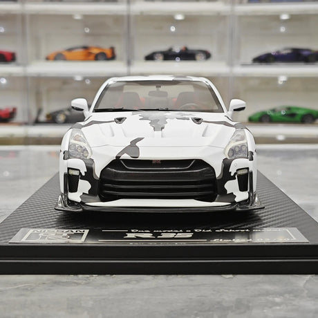 نموذج واحد Nissan 2007 GT-R R35 1:18 التمويه الأبيض – نموذج راتنج قابل للجمع