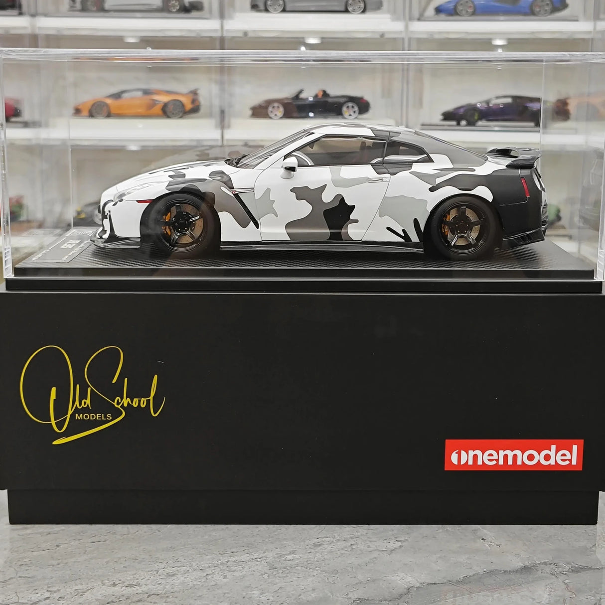 One Model Nissan 2007 GT-R R35 White Camouflage 1:18 – Collectible Resin Model Resin