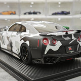 One Model Nissan 2007 GT-R R35 White Camouflage 1:18 – Collectible Resin Model Resin