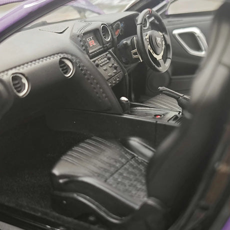 PGM Nissan 2007 GT-R R35 LB ووركس بنفسجي 1:18 – نموذج معدني قابل للجمع من القالب المصبوب