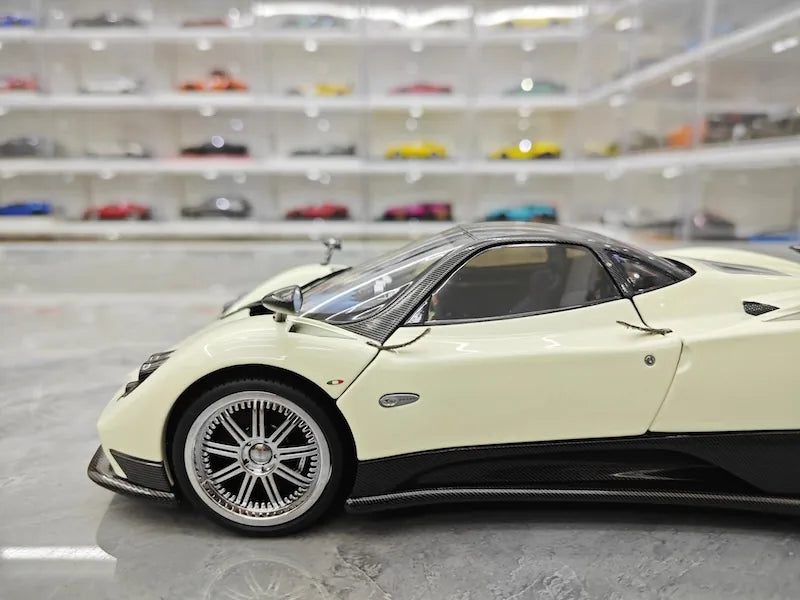 1:18 Pagani 2005 Zonda F Rosso White Die Cast Model Car